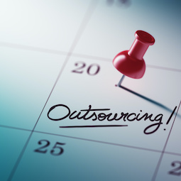 Outsourcing – czy warto zatrudnić firmę zewnętrzną?