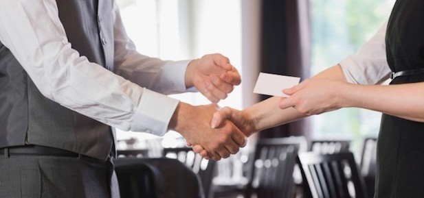 Jak zdobyć kontakty biznesowe na spotkaniach networkingowych?